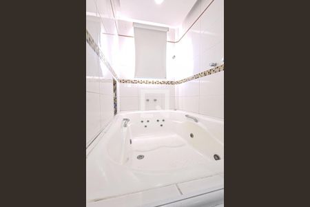 Apartamento à venda com 128m², 3 quartos e 1 vaga Apartamento à venda com 128m², 3 quartos e 1 vagaBanheiro da Suíte 2