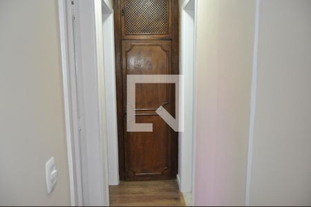 Corredor de apartamento para alugar com 2 quartos, 75m² em Rocha, Rio de Janeiro