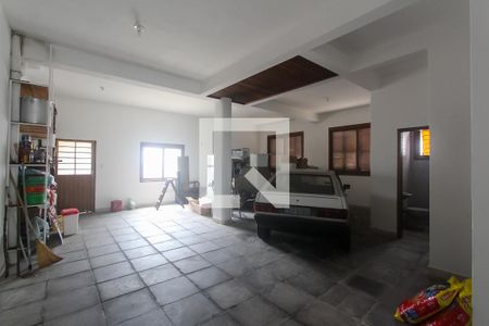 Casa à venda com 390m², 4 quartos e 5 vagas Casa à venda com 390m², 4 quartos e 5 vagasGaragem