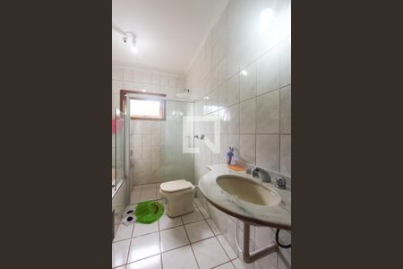 Casa à venda com 390m², 4 quartos e 5 vagas Casa à venda com 390m², 4 quartos e 5 vagasBanheiro suite