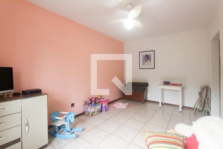 Casa à venda com 390m², 4 quartos e 5 vagas Casa à venda com 390m², 4 quartos e 5 vagasSuite