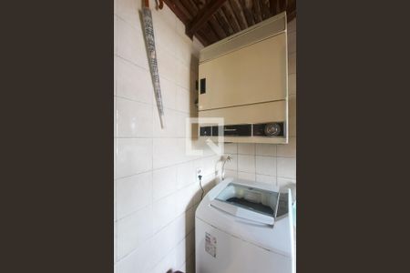 Casa à venda com 390m², 4 quartos e 5 vagas Casa à venda com 390m², 4 quartos e 5 vagasArea de serviço