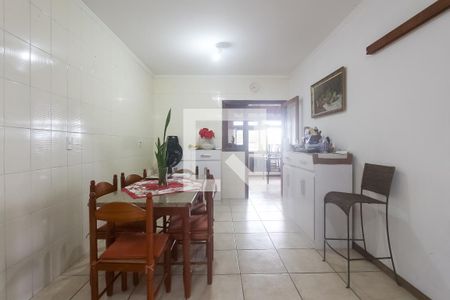 Casa à venda com 390m², 4 quartos e 5 vagas Casa à venda com 390m², 4 quartos e 5 vagasCozinha