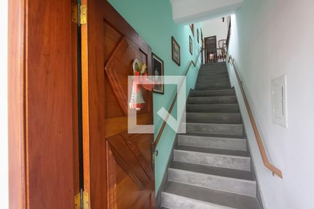 Casa à venda com 390m², 4 quartos e 5 vagas Casa à venda com 390m², 4 quartos e 5 vagasEntrada