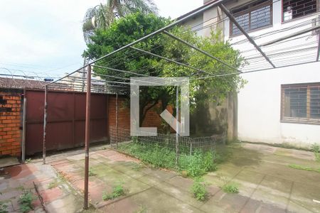 Casa à venda com 390m², 4 quartos e 5 vagas Casa à venda com 390m², 4 quartos e 5 vagasQuintal