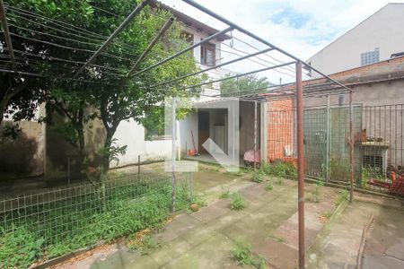 Casa à venda com 390m², 4 quartos e 5 vagas Casa à venda com 390m², 4 quartos e 5 vagasQuintal