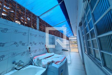 Casa à venda com 150m², 4 quartos e 3 vagas Casa à venda com 150m², 4 quartos e 3 vagasÁrea de Serviço - CASA 1