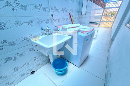 Casa à venda com 150m², 4 quartos e 3 vagas Casa à venda com 150m², 4 quartos e 3 vagasÁrea de Serviço - CASA 1