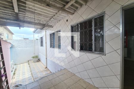 Casa à venda com 150m², 4 quartos e 3 vagas Casa à venda com 150m², 4 quartos e 3 vagasÁrea de Serviço - CASA 2