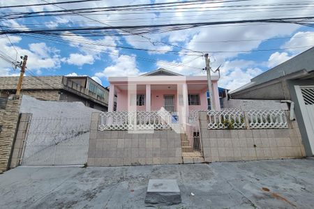 Casa à venda com 150m², 4 quartos e 3 vagas Casa à venda com 150m², 4 quartos e 3 vagasFachada