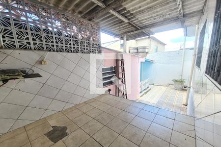 Casa à venda com 150m², 4 quartos e 3 vagas Casa à venda com 150m², 4 quartos e 3 vagasÁrea de Serviço - CASA 2
