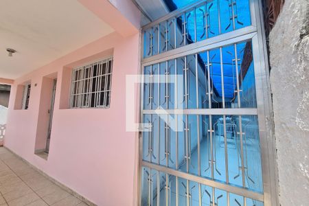 Casa à venda com 150m², 4 quartos e 3 vagas Casa à venda com 150m², 4 quartos e 3 vagasEntrada