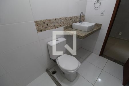 Casa à venda com 130m², 3 quartos e 2 vagasBanheiro do primeiro andar