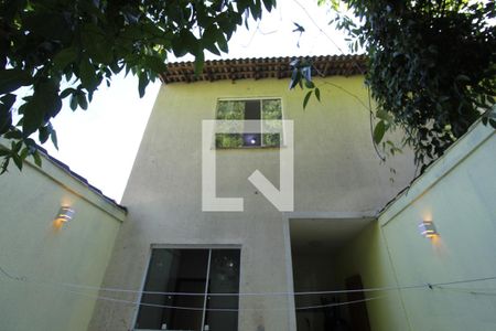 Casa à venda com 130m², 3 quartos e 2 vagasQuintal