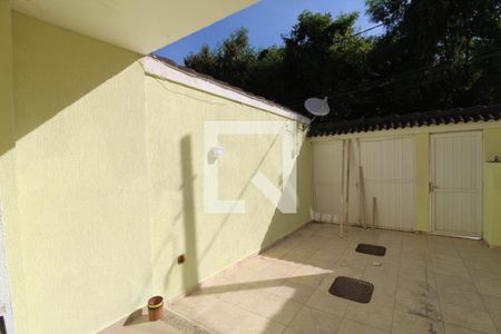 Casa à venda com 130m², 3 quartos e 2 vagasGaragem