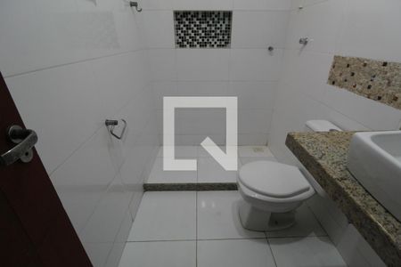 Casa à venda com 130m², 3 quartos e 2 vagasBanheiro do primeiro andar