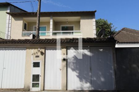 Casa à venda com 130m², 3 quartos e 2 vagasFachada