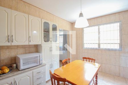 Casa para alugar com 298m², 5 quartos e 5 vagas Casa para alugar com 298m², 5 quartos e 5 vagasCozinha