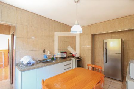 Casa para alugar com 298m², 5 quartos e 5 vagas Casa para alugar com 298m², 5 quartos e 5 vagasCozinha