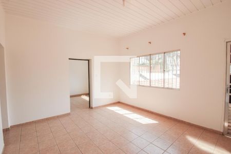 Casa para alugar com 298m², 5 quartos e 5 vagas Casa para alugar com 298m², 5 quartos e 5 vagasSala 2