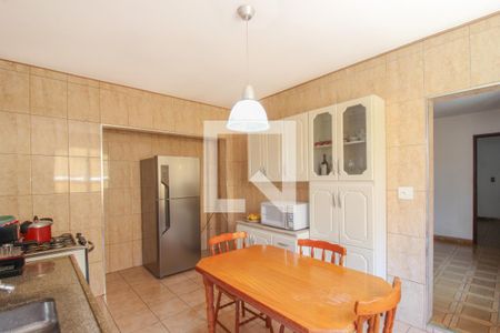 Casa para alugar com 298m², 5 quartos e 5 vagas Casa para alugar com 298m², 5 quartos e 5 vagasCozinha