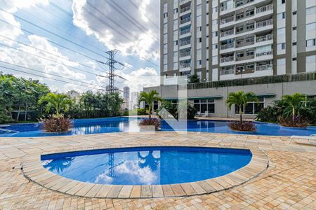 Apartamento à venda com 73m², 3 quartos e 2 vagas Apartamento à venda com 73m², 3 quartos e 2 vagasÁrea comum - Piscina