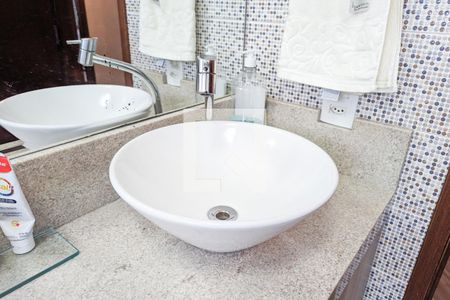 Apartamento à venda com 63m², 2 quartos e 1 vaga Apartamento à venda com 63m², 2 quartos e 1 vagaBanheiro