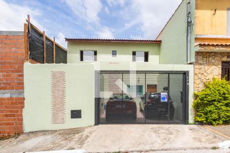 Casa à venda com 87m², 2 quartos e 2 vagas Casa à venda com 87m², 2 quartos e 2 vagasFachada