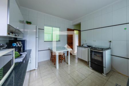 Casa à venda com 87m², 2 quartos e 2 vagas Casa à venda com 87m², 2 quartos e 2 vagasCozinha