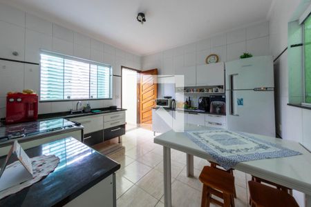Casa à venda com 87m², 2 quartos e 2 vagas Casa à venda com 87m², 2 quartos e 2 vagasCozinha