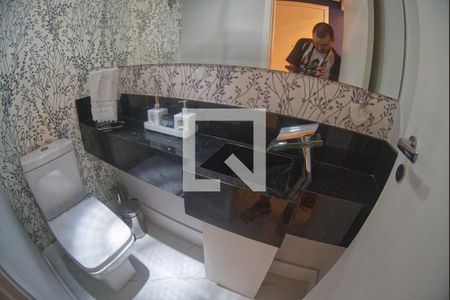 Apartamento à venda com 233m², 3 quartos e 3 vagasBanheiro Social