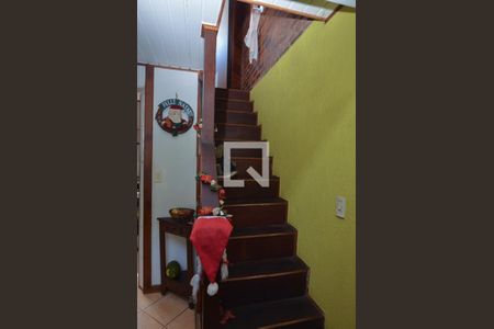 Casa de condomínio à venda com 80m², 2 quartos e 1 vaga Casa de condomínio à venda com 80m², 2 quartos e 1 vaga escada