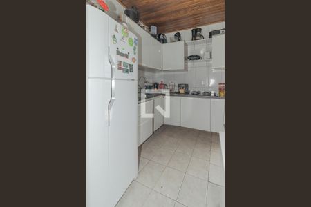 Casa à venda com 180m², 4 quartos e 3 vagas Casa à venda com 180m², 4 quartos e 3 vagasCozinha