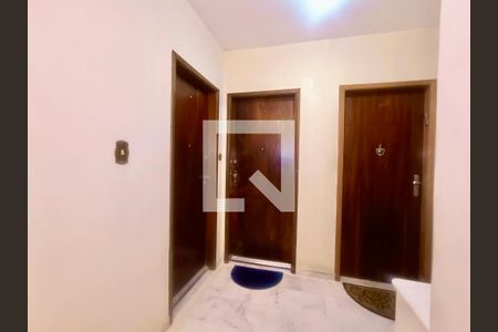 Apartamento à venda com 75m², 3 quartos e 1 vaga Apartamento à venda com 75m², 3 quartos e 1 vagaHall