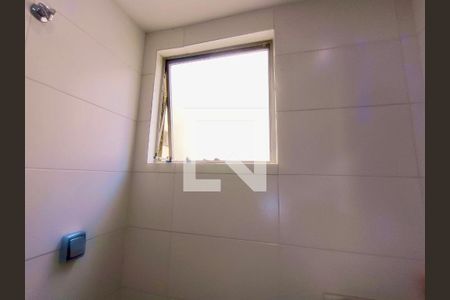 Apartamento à venda com 75m², 3 quartos e 1 vaga Apartamento à venda com 75m², 3 quartos e 1 vagaBanheiro social