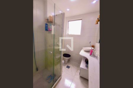 Apartamento à venda com 75m², 3 quartos e 1 vaga Apartamento à venda com 75m², 3 quartos e 1 vagaBanheiro social