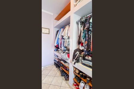 Casa à venda com 280m², 4 quartos e 4 vagasCloset