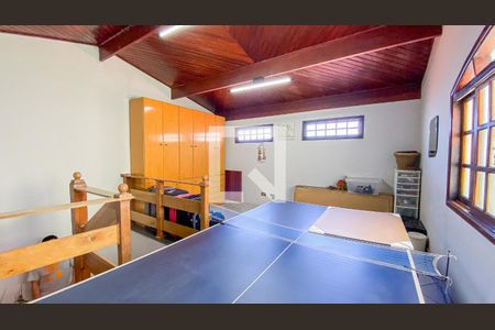 Casa à venda com 280m², 4 quartos e 4 vagasSótão