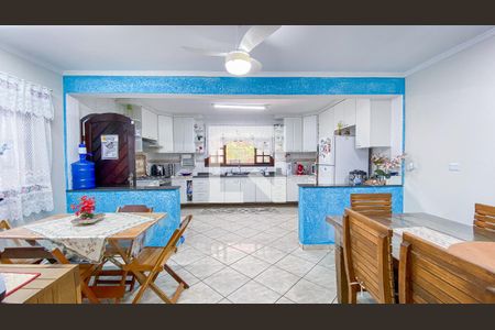 Casa à venda com 280m², 4 quartos e 4 vagasCozinha - Sala de Jantar