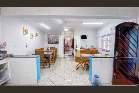 Casa à venda com 280m², 4 quartos e 4 vagasCozinha - Sala de Jantar