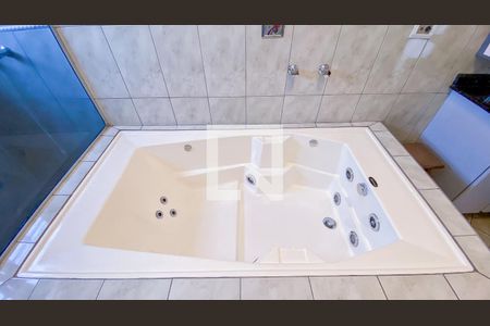 Casa à venda com 280m², 4 quartos e 4 vagasBanheiro da Suíte 1