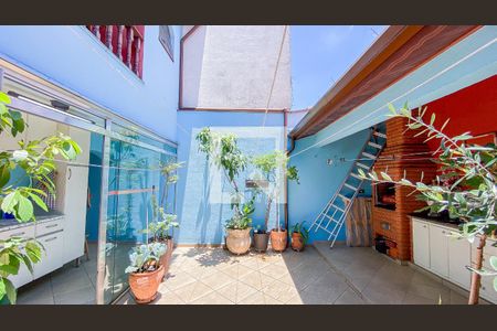 Casa à venda com 280m², 4 quartos e 4 vagasÁrea de Serviço - Churrasqueira - Quintal