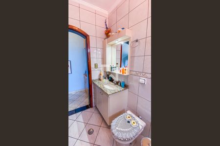 Casa à venda com 280m², 4 quartos e 4 vagasBanheiro da Suíte 4