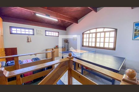 Casa à venda com 280m², 4 quartos e 4 vagasSótão