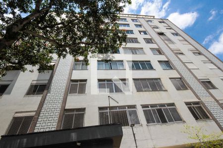 Apartamento à venda com 100m², 2 quartos e 1 vaga Apartamento à venda com 100m², 2 quartos e 1 vagaFachada