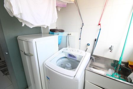 Apartamento à venda com 68m², 2 quartos e 2 vagasÁrea de Serviço