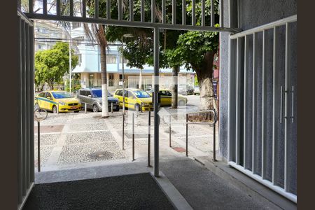 Apartamento à venda com 60m², 2 quartos e 1 vaga Apartamento à venda com 60m², 2 quartos e 1 vagaFachada e portaria