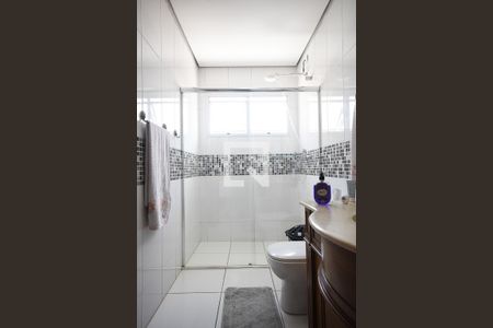 Casa à venda com 330m², 3 quartos e 10 vagas Casa à venda com 330m², 3 quartos e 10 vagasBanheiro Suíte 2