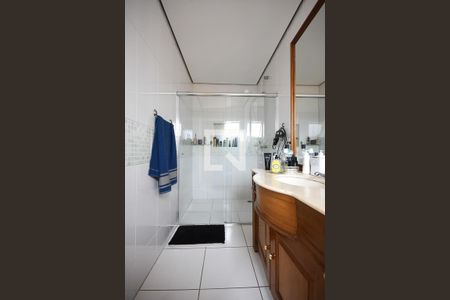 Casa à venda com 330m², 3 quartos e 10 vagas Casa à venda com 330m², 3 quartos e 10 vagasBanheiro Suíte 1