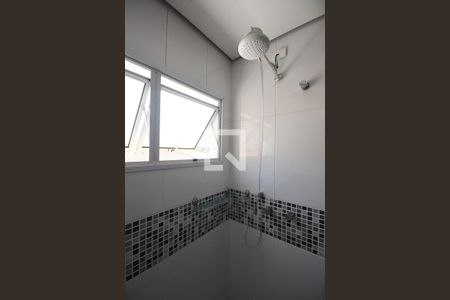 Casa à venda com 330m², 3 quartos e 10 vagas Casa à venda com 330m², 3 quartos e 10 vagasChuveiro do Banheiro da Suíte 2